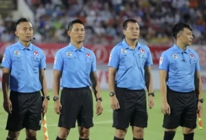 Trợ Lý Trọng Tài Bóng Đá Hé Lộ Quyền Hạn Ít Ai Biết